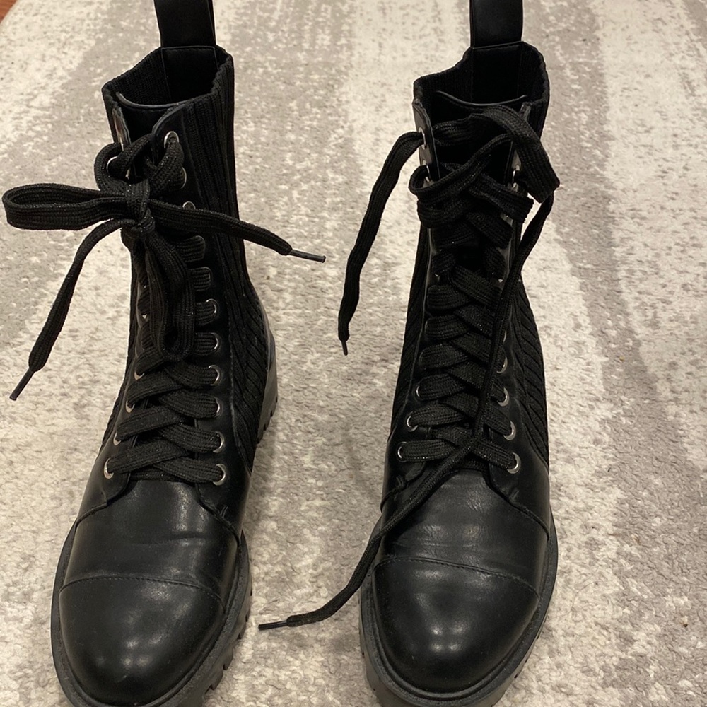 Zara combat boot in excellent condition size 6